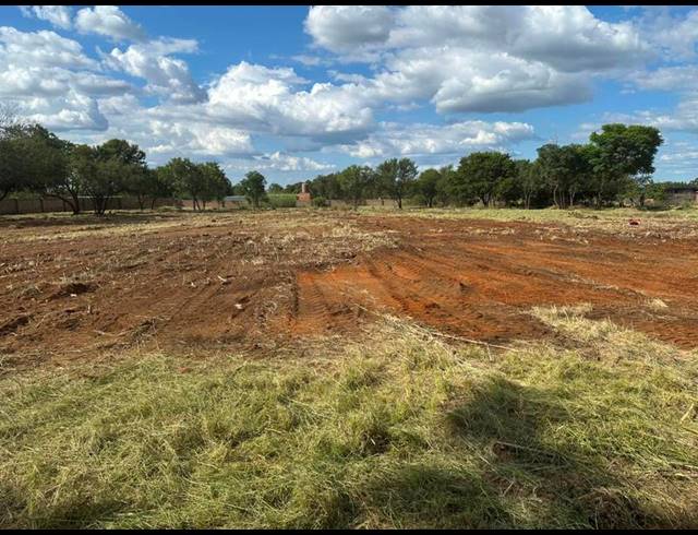 LAND FOR SALE IN THE ORCHARDS